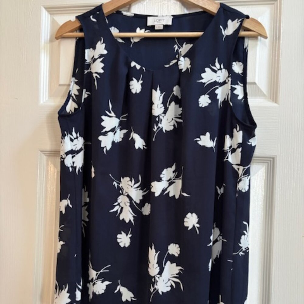 LOFT Outlet Navy Sleeveless Shell - Medium
